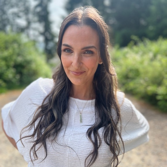 Meet your Posher, Elizabeth - Picture 1 of 1